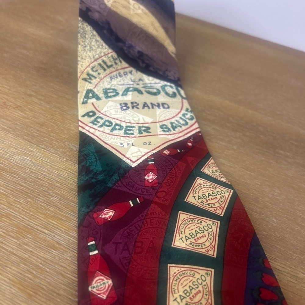 TABASCO HOT SAUCE SILK NECKTIE - PEPPER SAUCE PATTERN 100% Silk